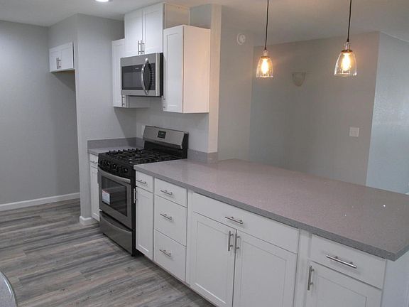 5th image of 3102 W Voltaire Ave