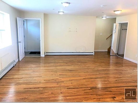 3rd image of 869 E 95th St Floor 1