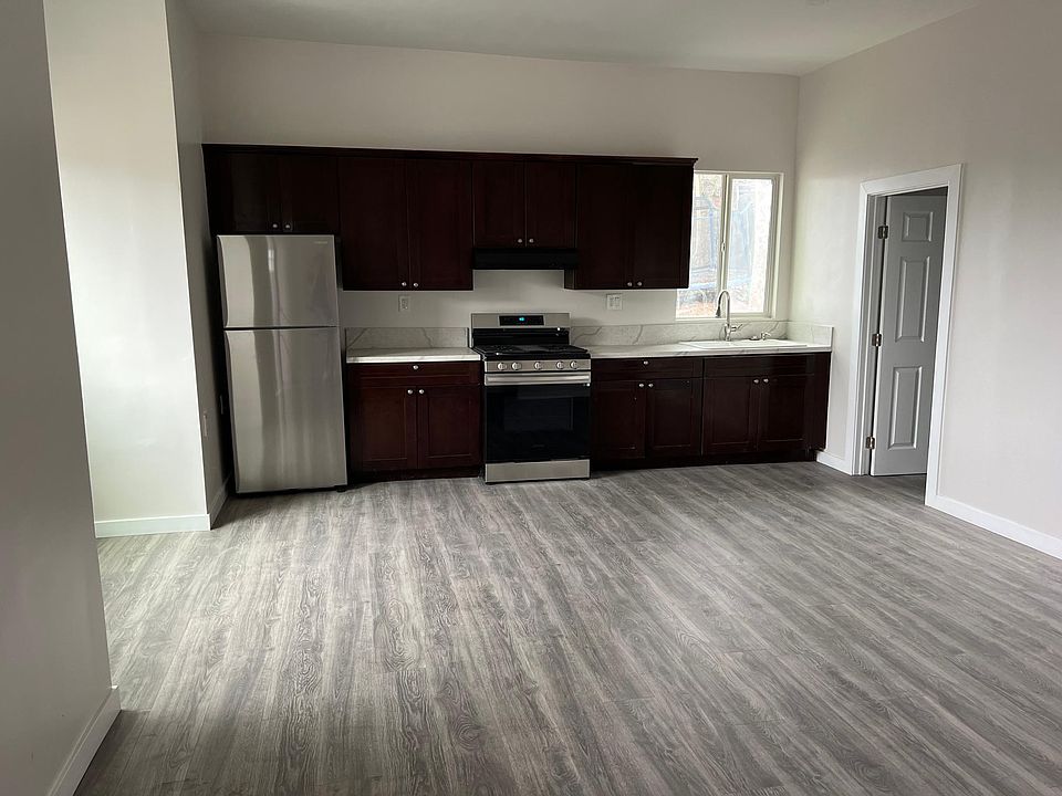 1st image of 2904 Market St
