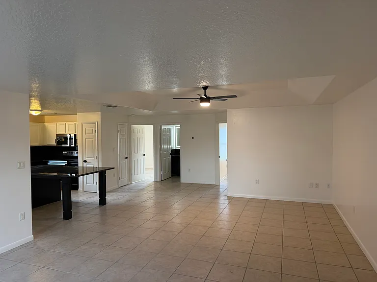 816 Angela Ave — Photo 2