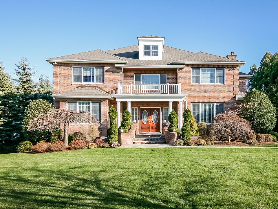 1st image of 15 Shelley Ln