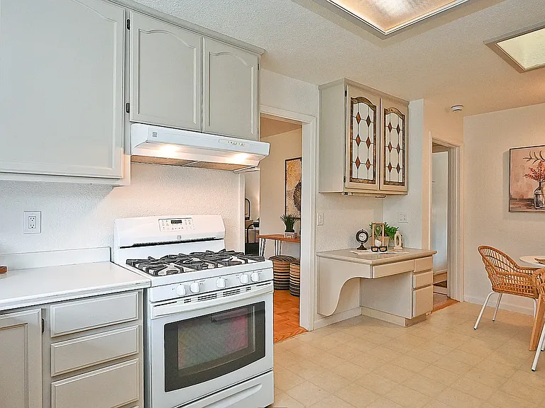 312 Gloria Dr — Photo 7