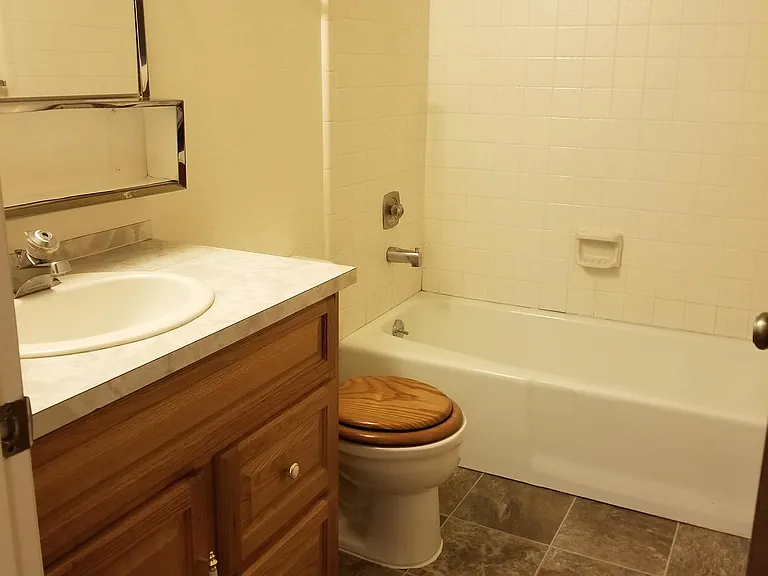 423 N Cedar Blvd — Photo 8