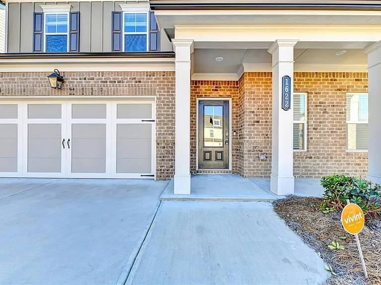 1622 Dover Creek Ln — Photo 3