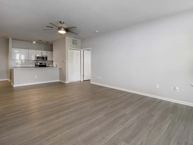 Victoria Place — Photo 122