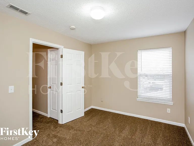 11749 Gatwick View Dr — Photo 10