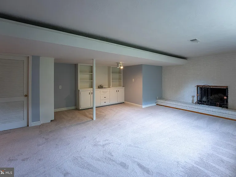 6438 Woodville Dr — Photo 20