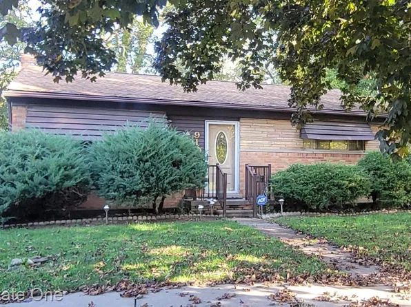 9195 Sarasota Ct, Redford, MI 48239