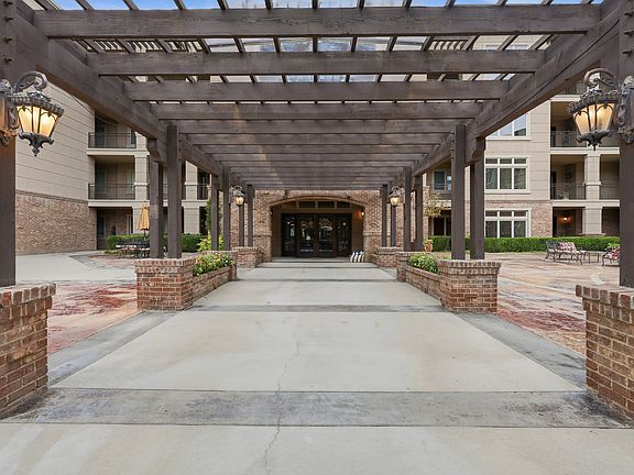 3rd image of 222 W 2280 N APT 112
