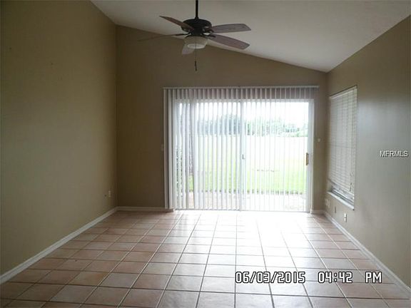 4th image of 2562 Albion Ave