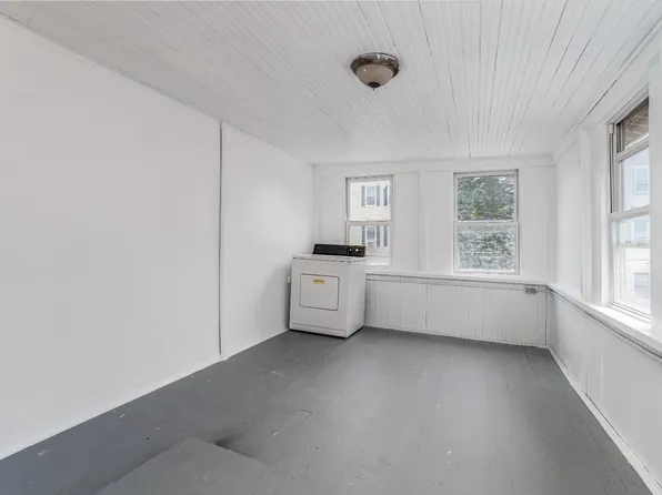 47 Hartford St Floor 2, Fitchburg, MA 01420