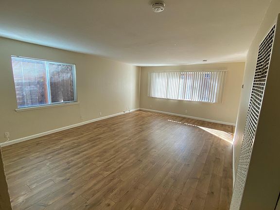 3rd image of 1272 Poplar Ave APT D