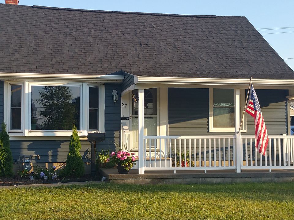 1st image of 37 Greenleaf Ln