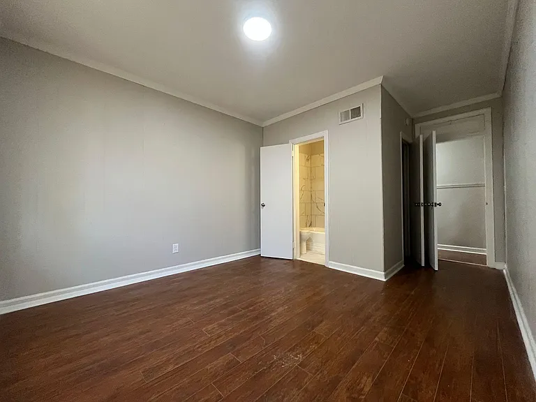 704 Blue Ridge Ave #1 — Photo 7