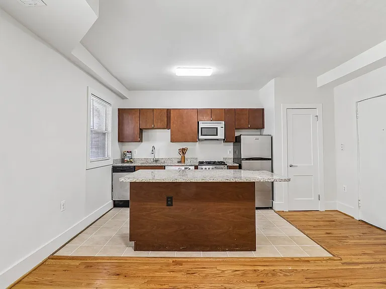 NEW QUIN APARTMENTS — Photo 34