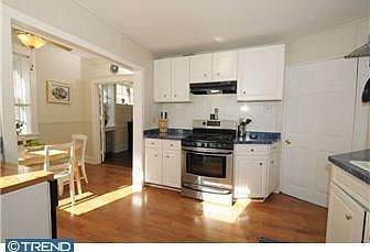 4th image of 832 E Dorset St