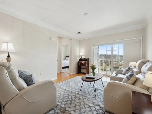 130 Trotter Rd #1305, Weymouth, MA 02190