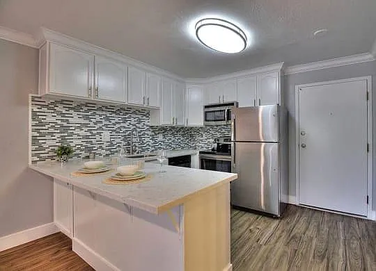 The Luxe Apartments — Photo 14