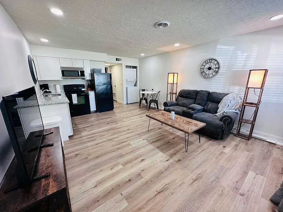 125 Clark St #2