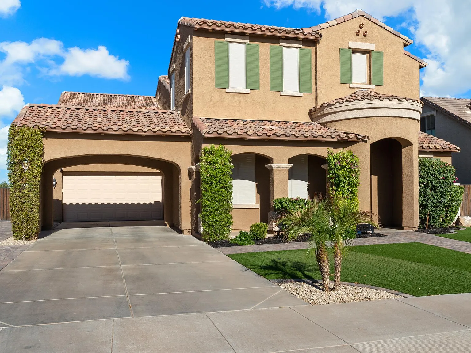 4 bed, 3.5 bath, 3592 sqft, $4,900 — Photo 4