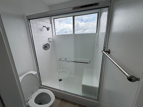 2nd image of 5038 Hazeltine Ave APT 305