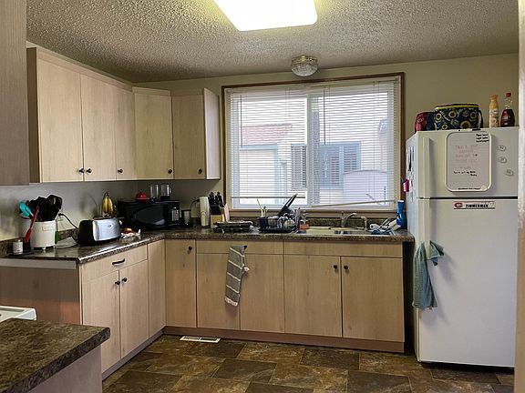 3rd image of 1006 8th Ave S