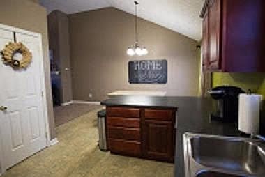 3rd image of 105 Denton Ct