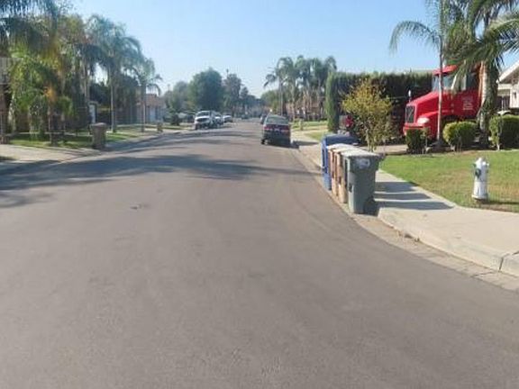 Exterior Neighborhood (street photo)