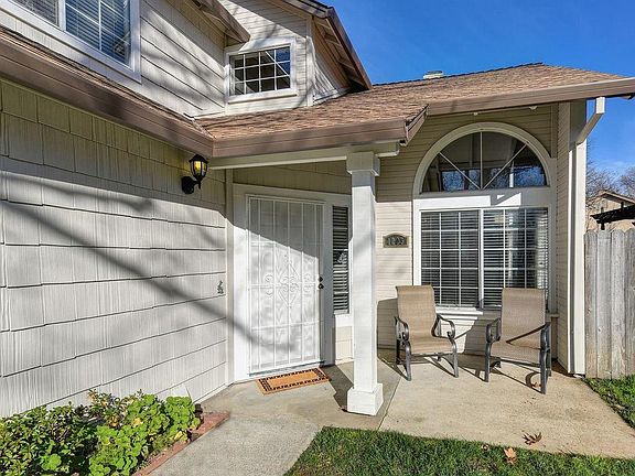 4th image of 1203 McIntosh Way