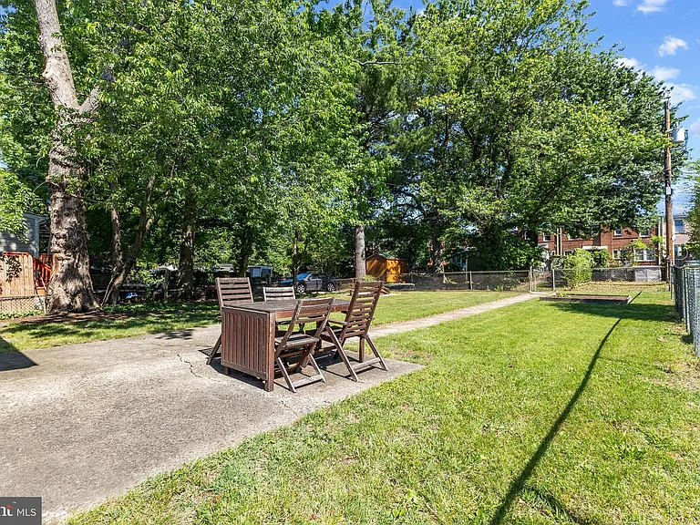 530 E Alexandria Ave — Photo 7