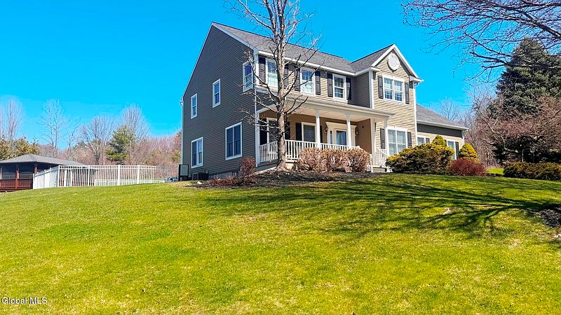 4th image of 61 Indian Pipe Drive