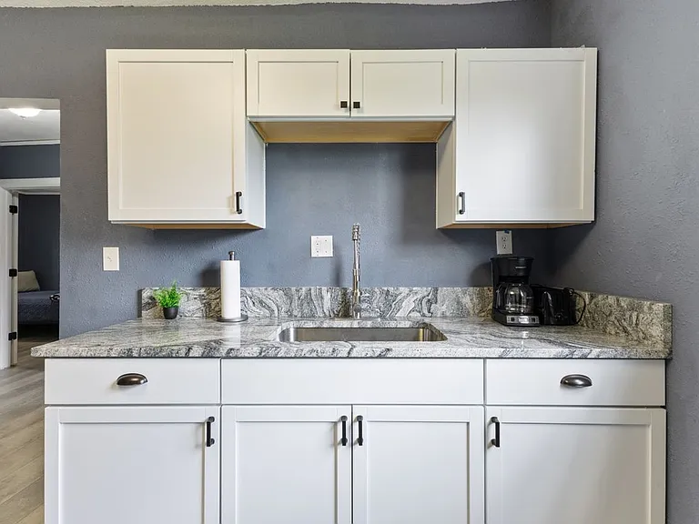 512 Westminster St — Photo 3
