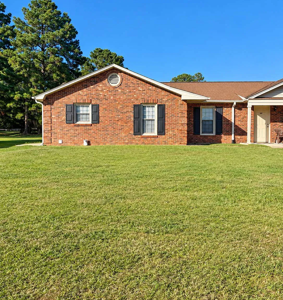 2 bed, 1.0 bath, $950 — Photo 1