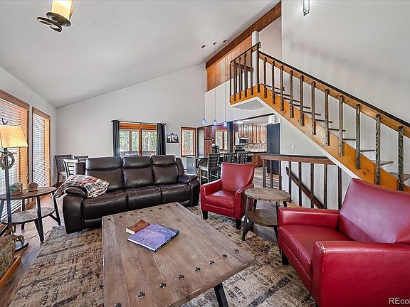 4th image of 9098 Lariat Lane