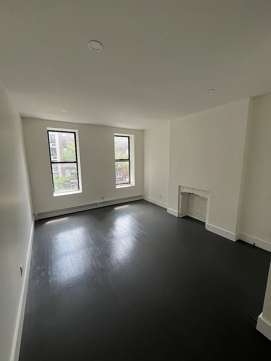 1623 2nd Avenue — Photo 1