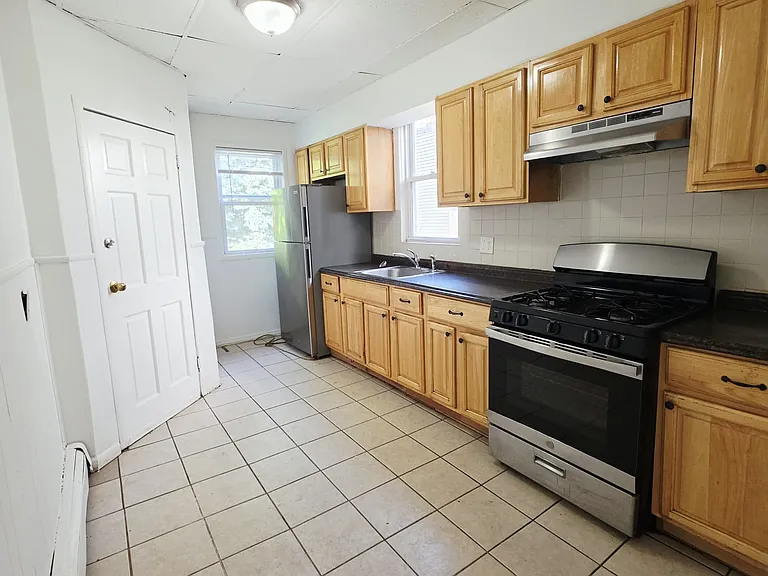 133 Boyd Ave #1C — Photo 2