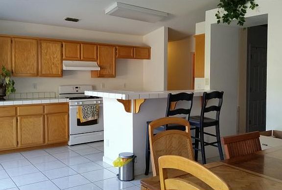 5th image of 1865 White Oak Dr