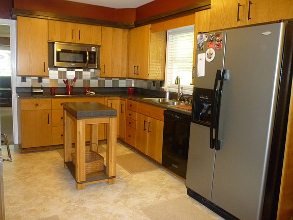 Kitchen Fully Applianced