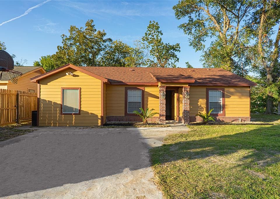 1st image of 3025 Cedar Hill Ln