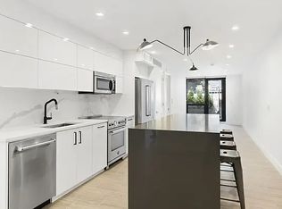 30-78 43rd St #1R, Astoria, NY 11103