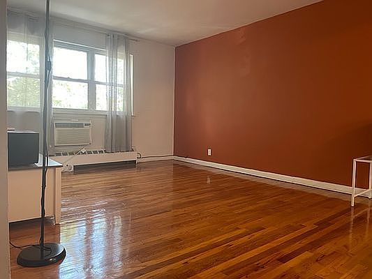 1st image of 2324 36th Ave #3