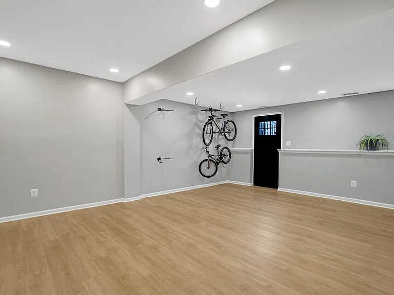 6063 Hydrangea Dr — Photo 33
