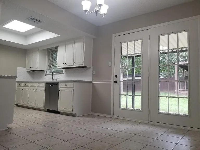 306 Patty Ct — Photo 18
