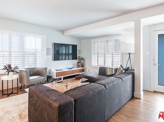 5th image of 2818 Federal Ave