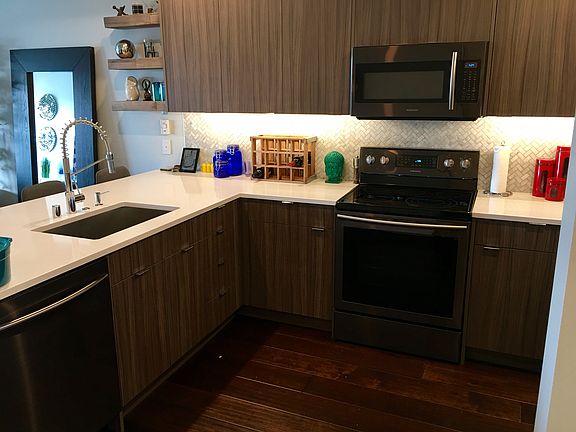Black stainless steel appl.