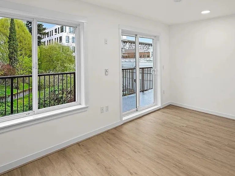 Equinox Apartments — Photo 21