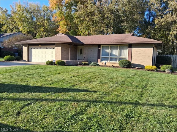 3941 Welcker Dr NE, Warren, OH 44483