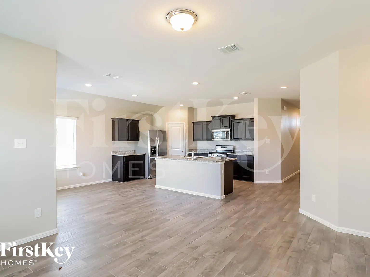 4 bed, 2.0 bath, 1620 sqft, $2,145 — Photo 4
