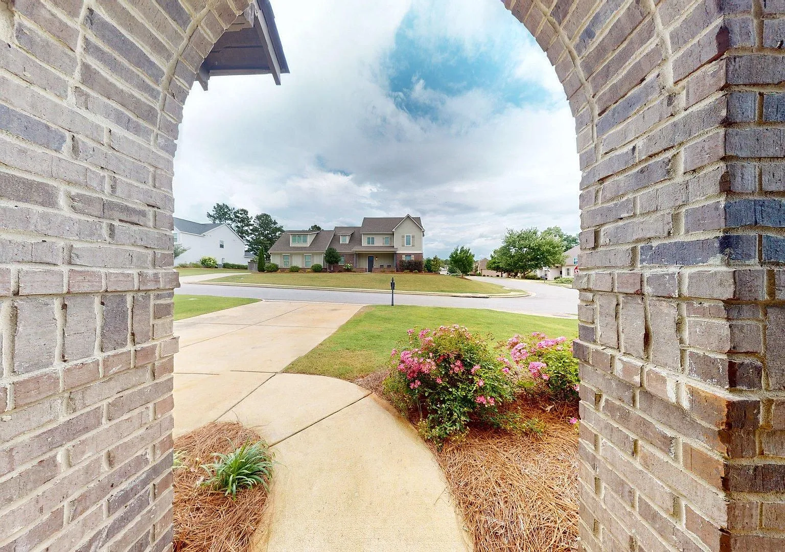Single Family Home - The Preserve of Auburn — Photo 2