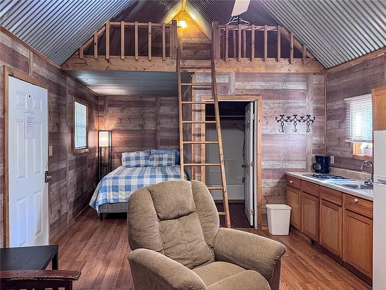 2131 Sioux Dr #1 — Photo 3
